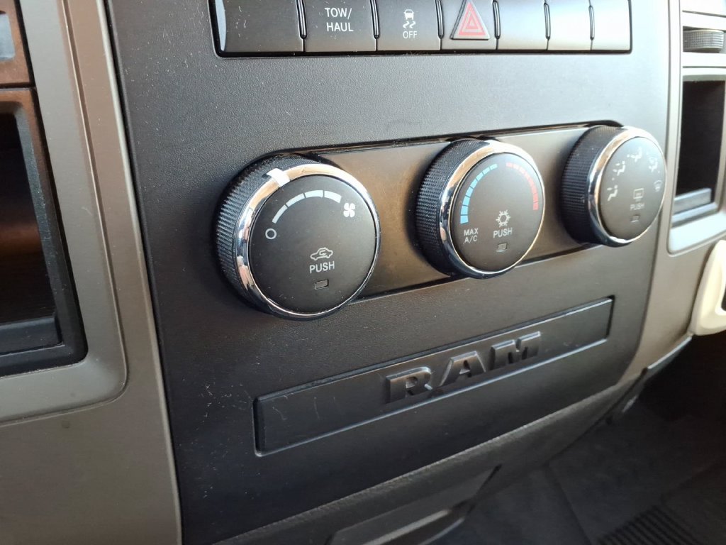 Used 2012 Silver Ram Tradesman image 17
