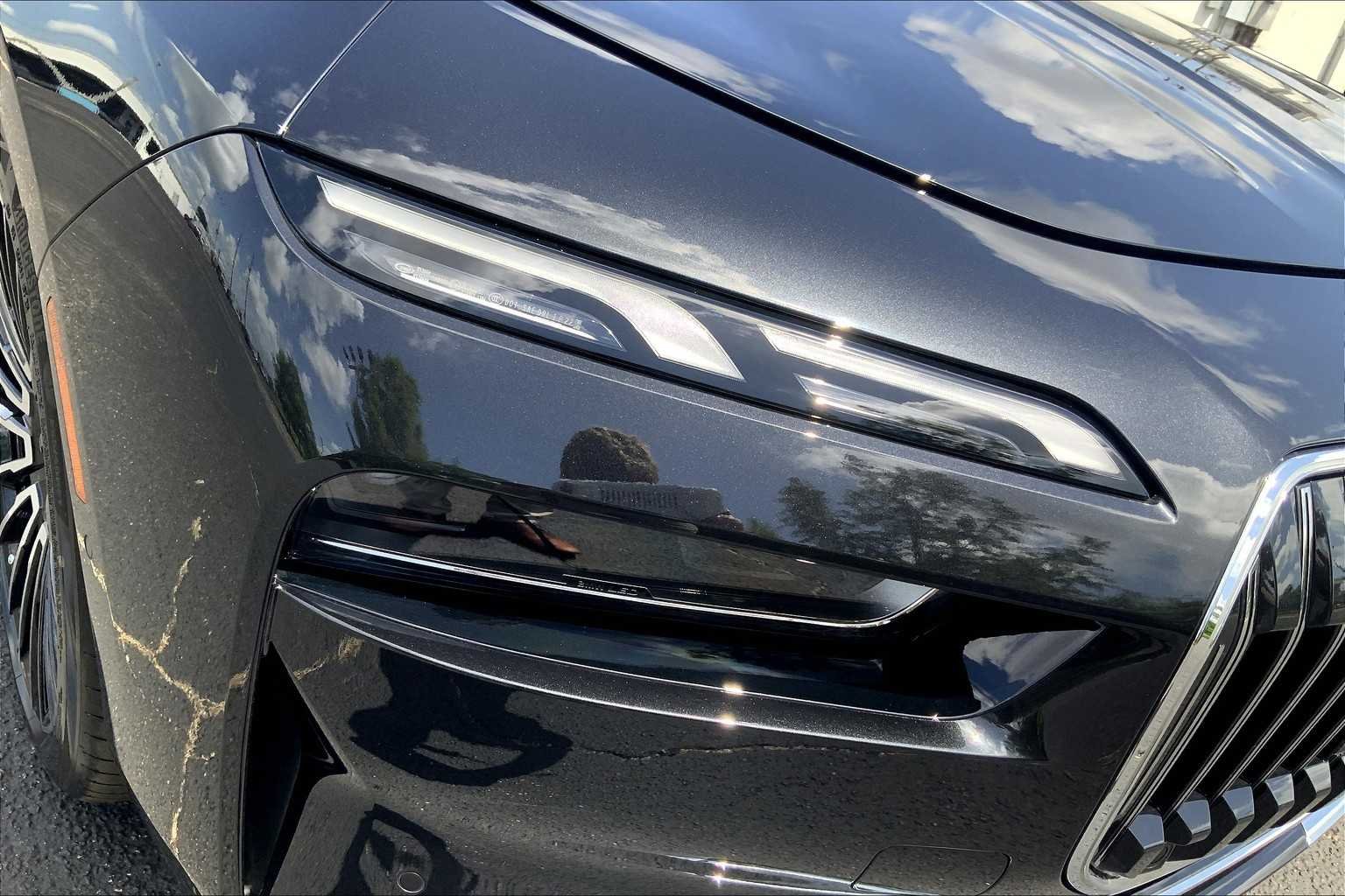 2025 BMW i7 50 - Photo 14