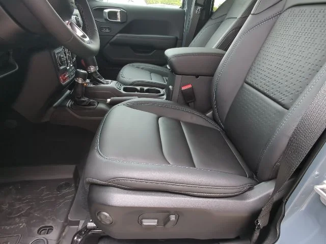 New 2026 Gray Jeep  image 10