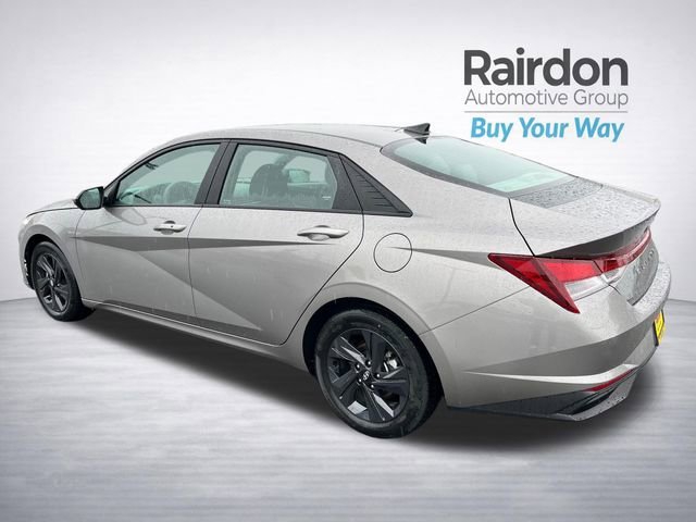 Used 2022 Fluid Metal Hyundai SEL image 5