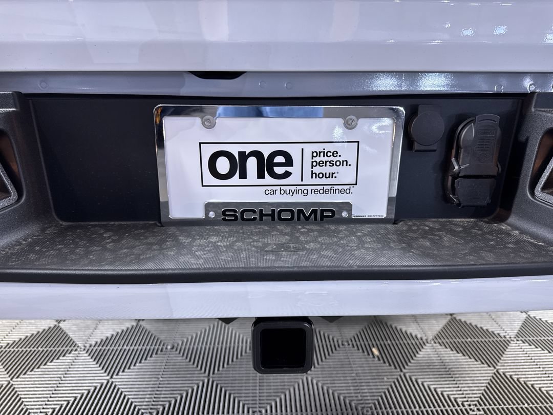 New 2026 Oxford White Ford XLT image 25