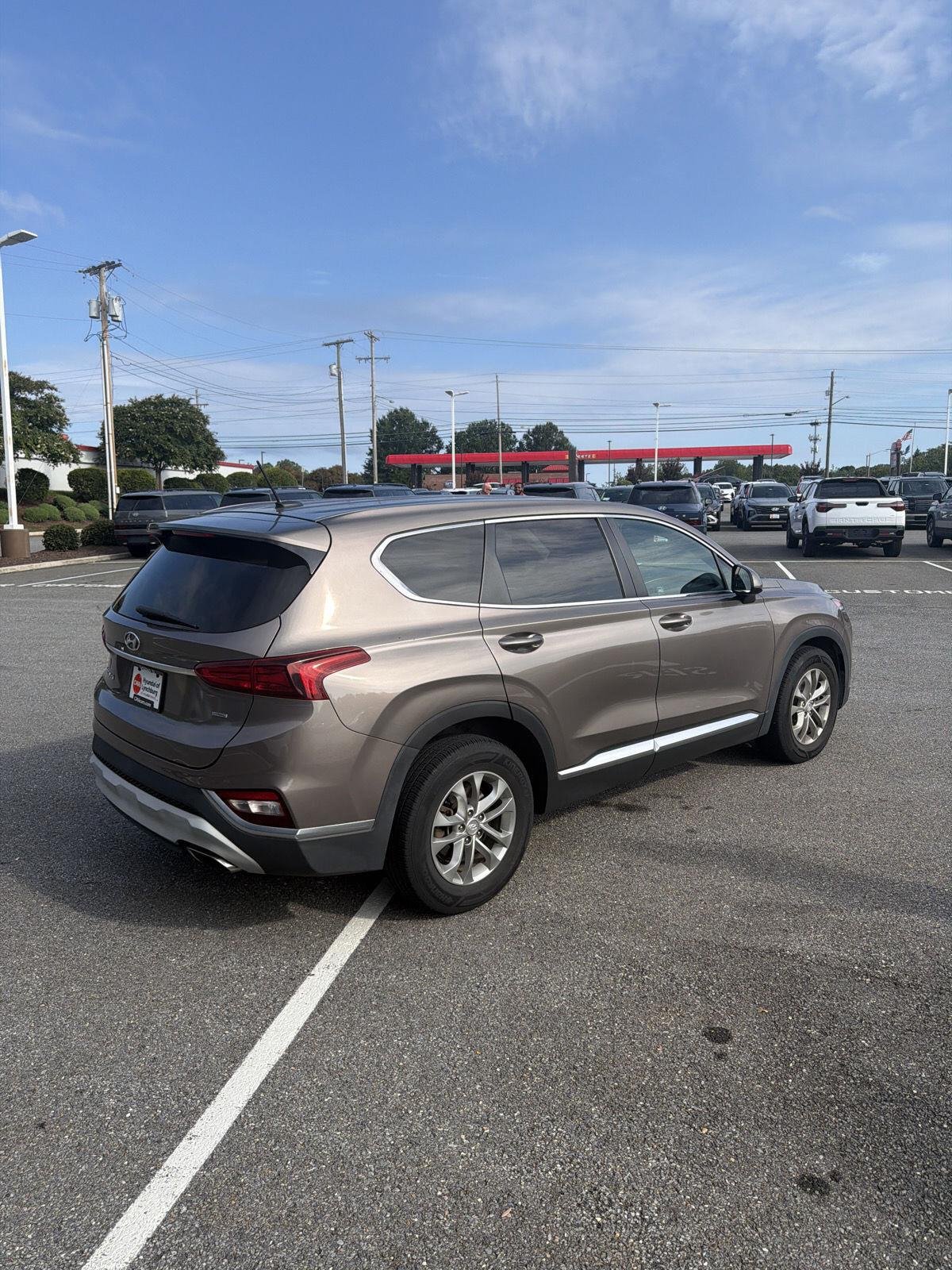 Used 2019 Earthy Bronze Hyundai SE image 6
