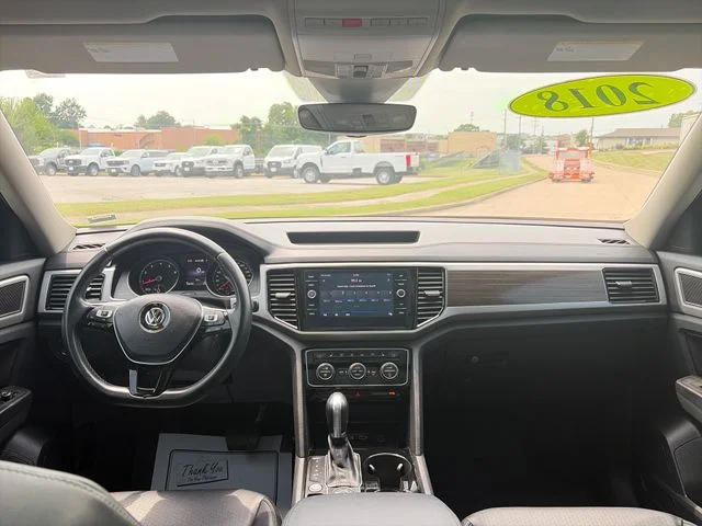 Used 2018  Volkswagen SEL image 24