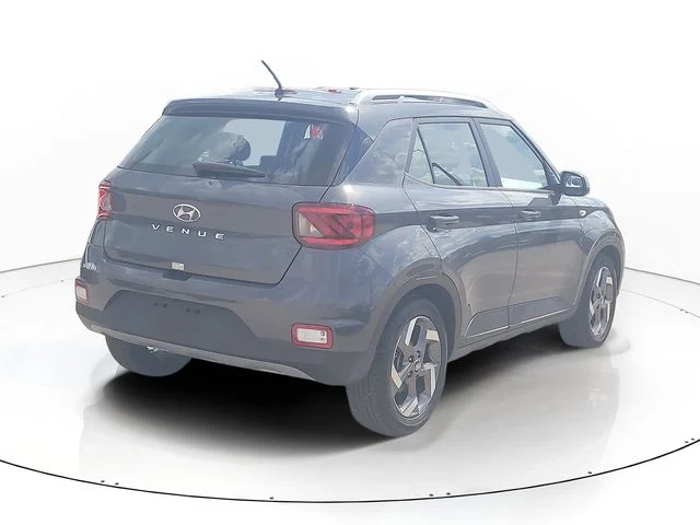 Used 2025 Gray Hyundai SEL image 5