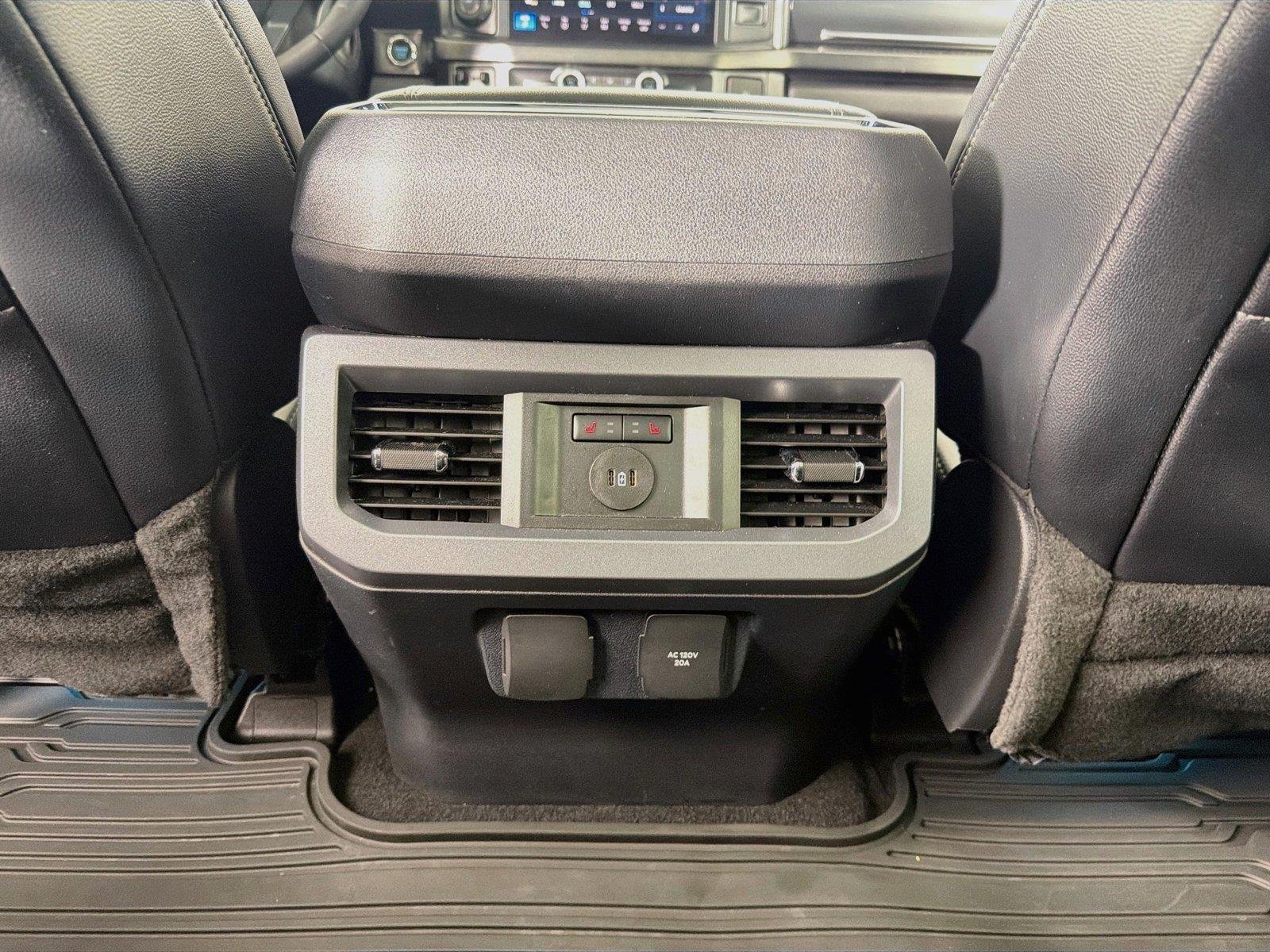 Used 2024 Glacier Gray Metallic Tri-Coat Ford LARIAT image 23