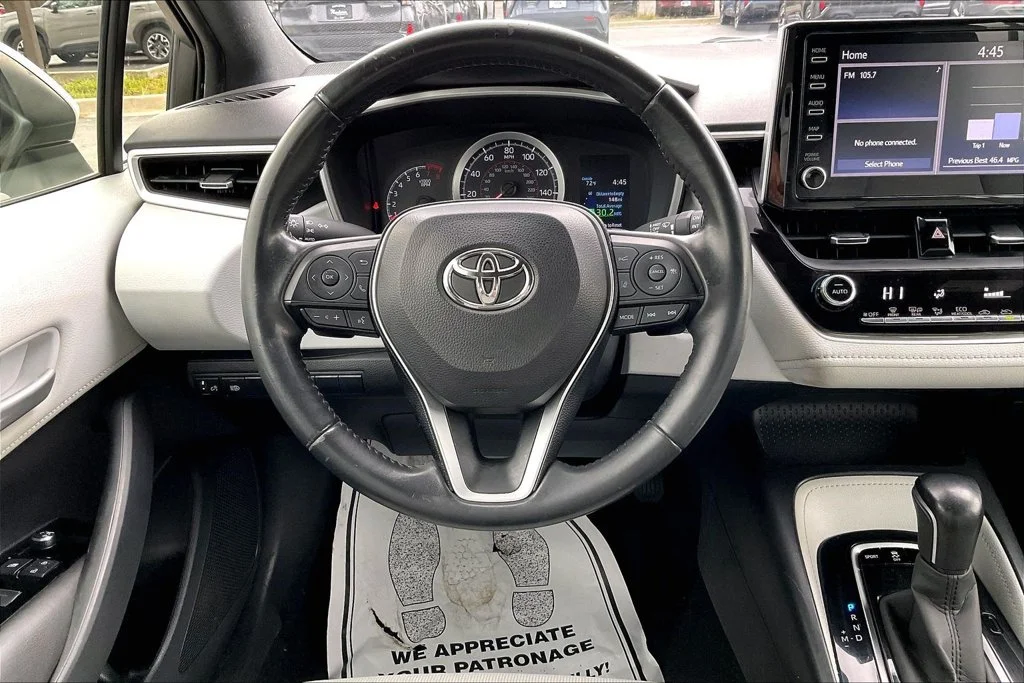 Used 2019 White Toyota SE image 17