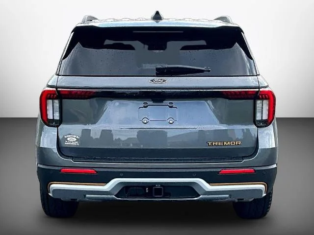 New 2026 Carbonized Gray Metallic Ford Tremor® image 35