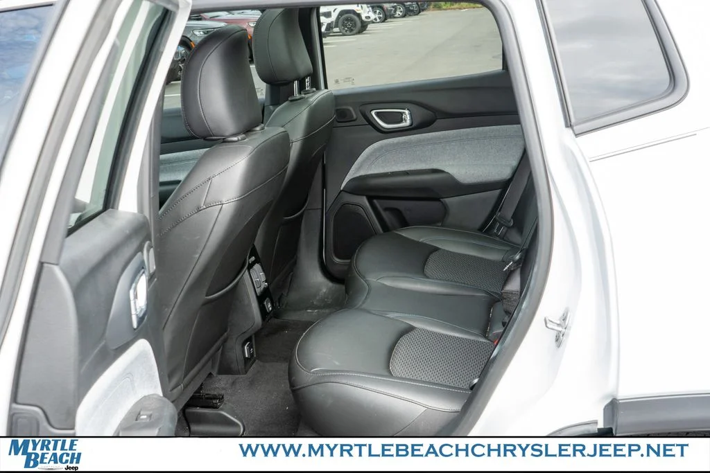 Certified Used 2023 Bright White Clearcoat Jeep Latitude image 13