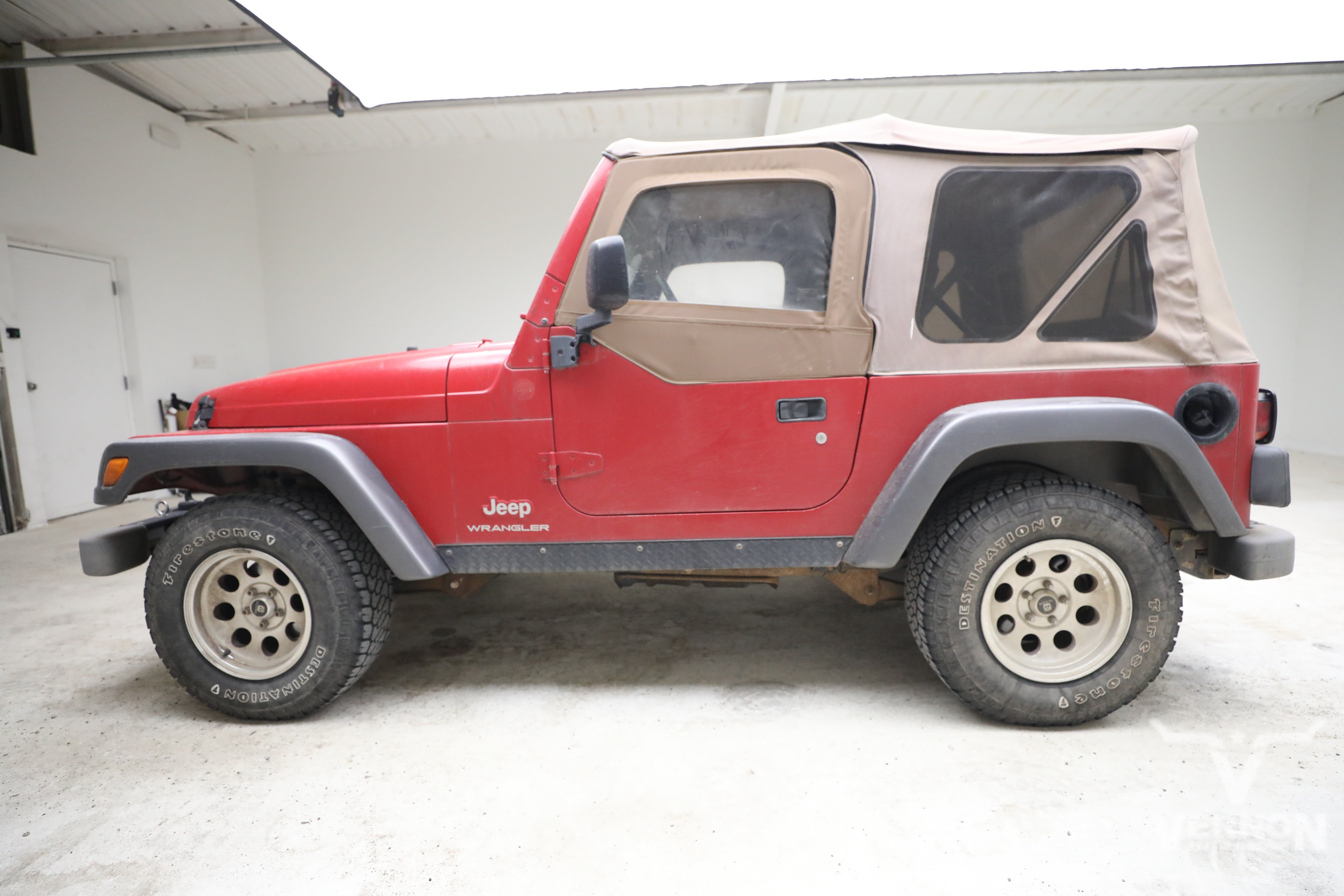 Used 2004 Flame Red Jeep Y image 2