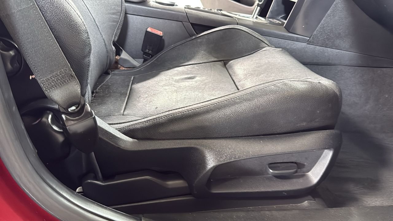 Used 2009 Red Pontiac GT image 20