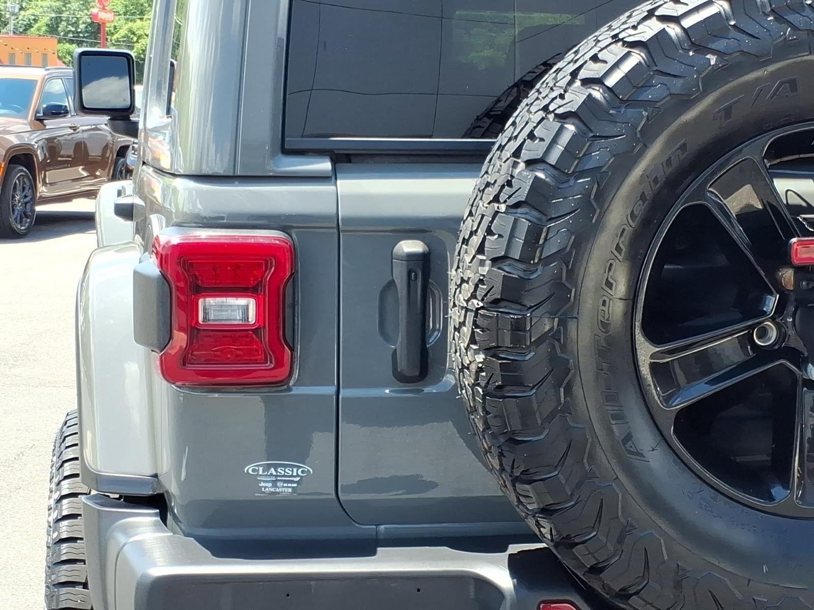 Used 2021 Sting-Grey Jeep Unlimited Altitude image 18