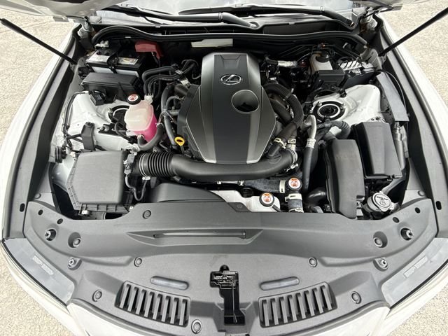 2025 Lexus IS 300 - Photo 27
