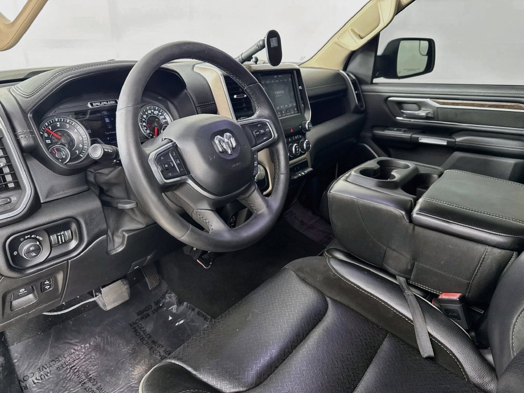Used 2019 Diamond Black Crystal Pearlcoat Ram Laramie image 10