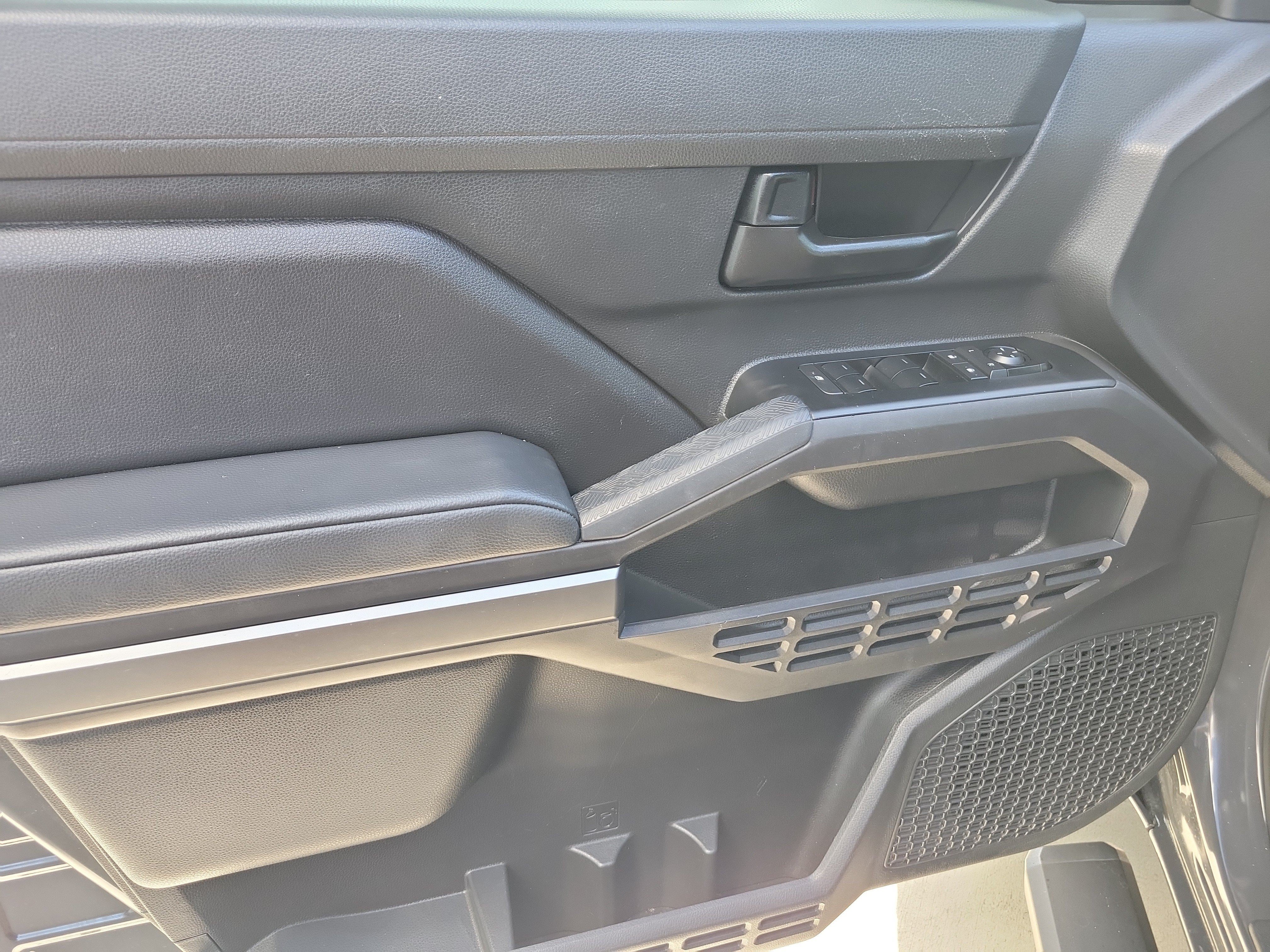 Used 2025 Underground Toyota SR5 image 20