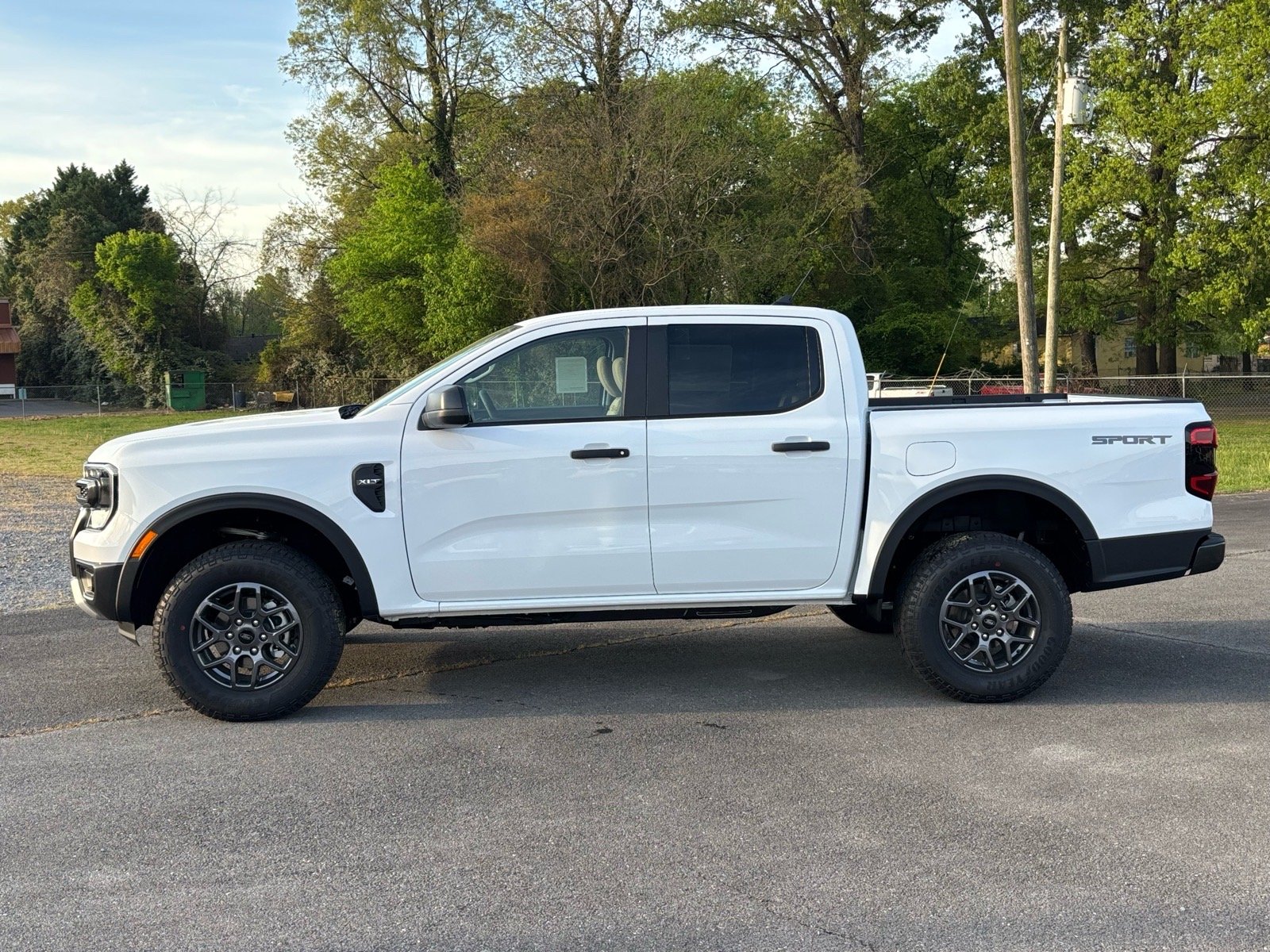 New 2026 Oxford White Ford XLT image 3