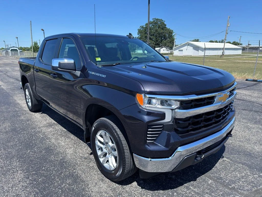 Used 2023 Gray Chevrolet LT image 9