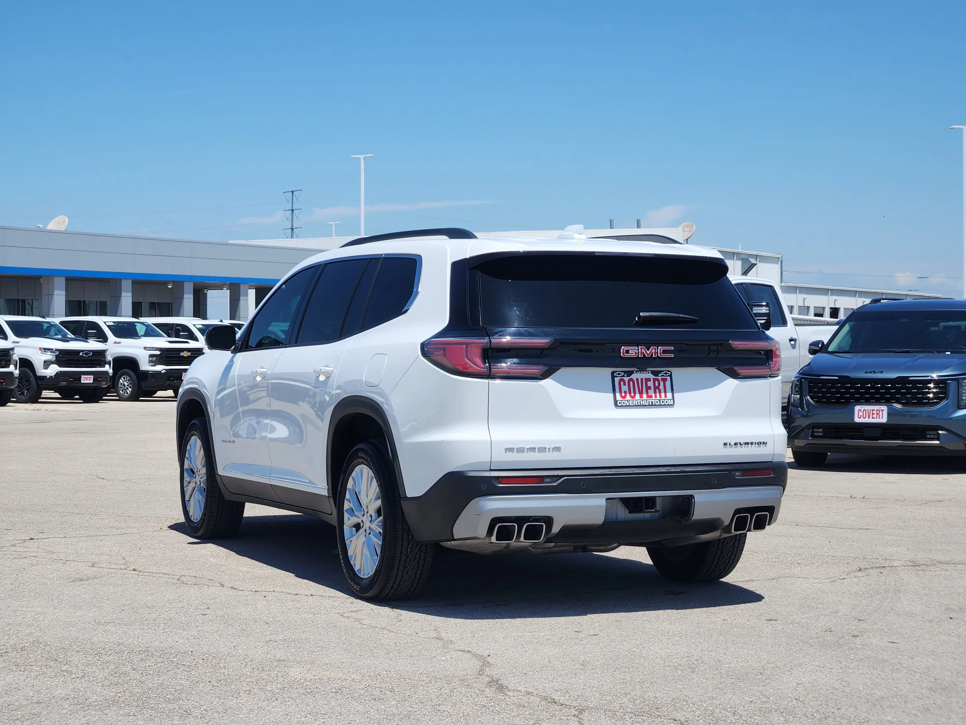 Used 2024 Summit White GMC Elevation image 5