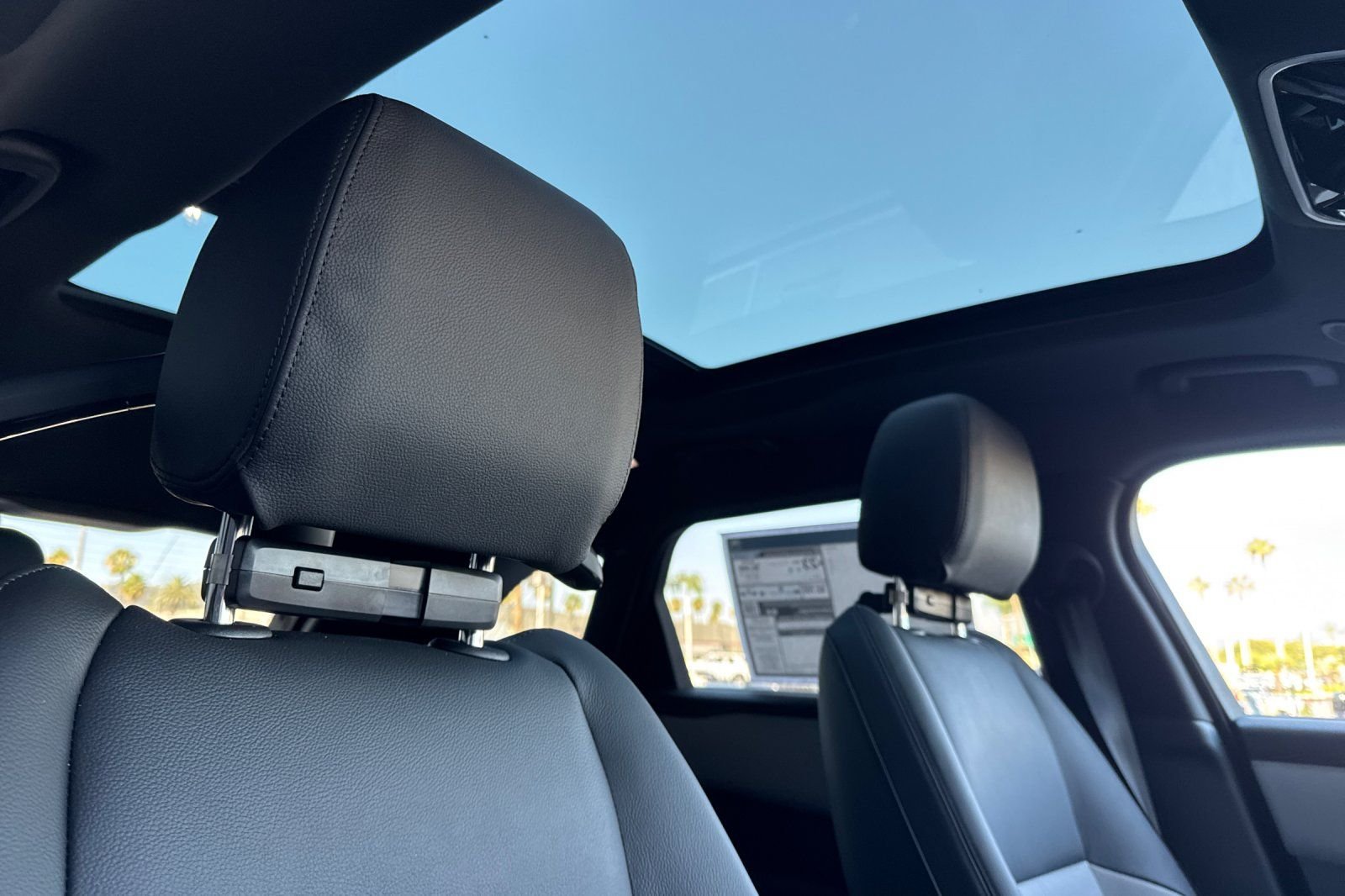 New 2026 Fuji White Land Rover S image 18