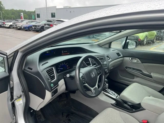 Used 2015 Alabaster Silver Metallic Honda LX image 11