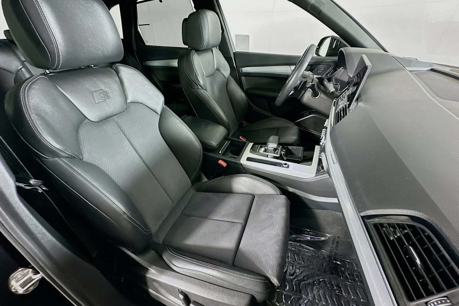 Used 2024 Mythos Black Metallic Audi S line Prestige image 8