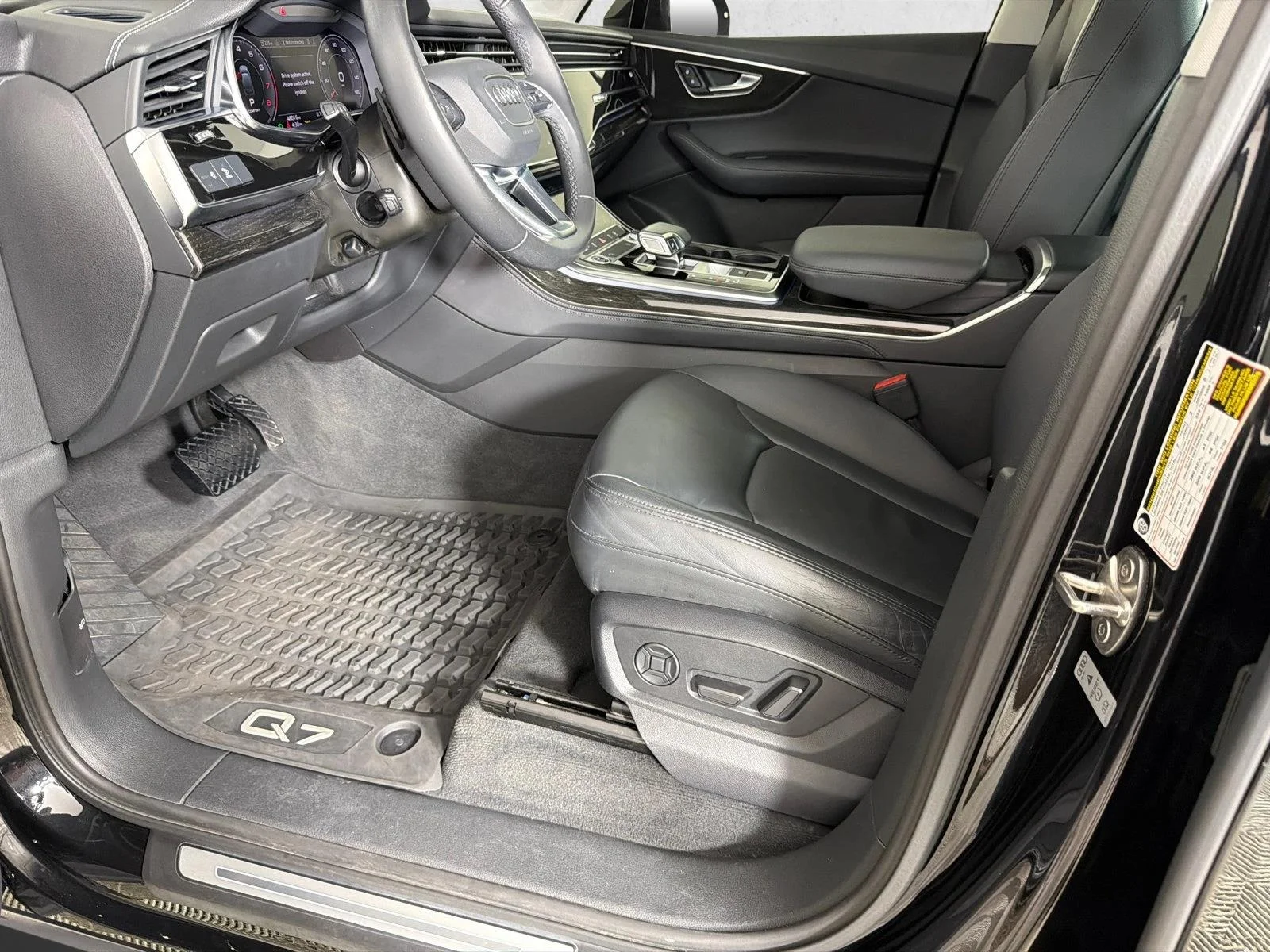 Used 2023 Mythos Black Metal Audi Premium Plus image 11