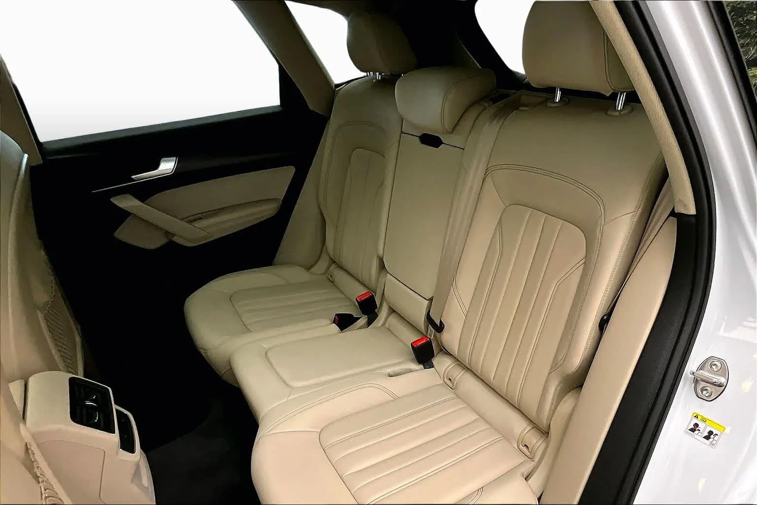 Used 2023 Ibis White Audi Premium Plus image 40