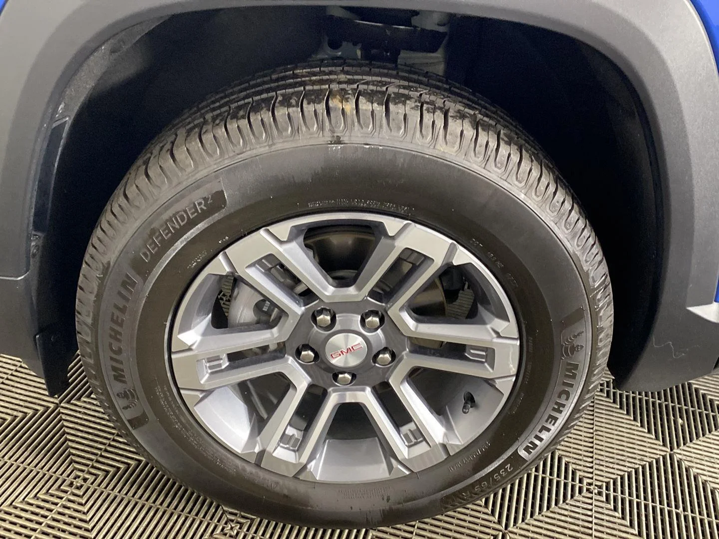 Used 2025 Rapids Metallic GMC FWD Elevation image 10
