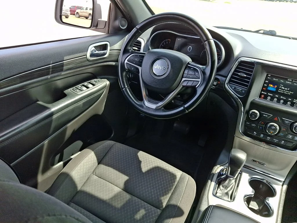 Used 2021 Bright White Clearcoat Jeep Laredo E image 15