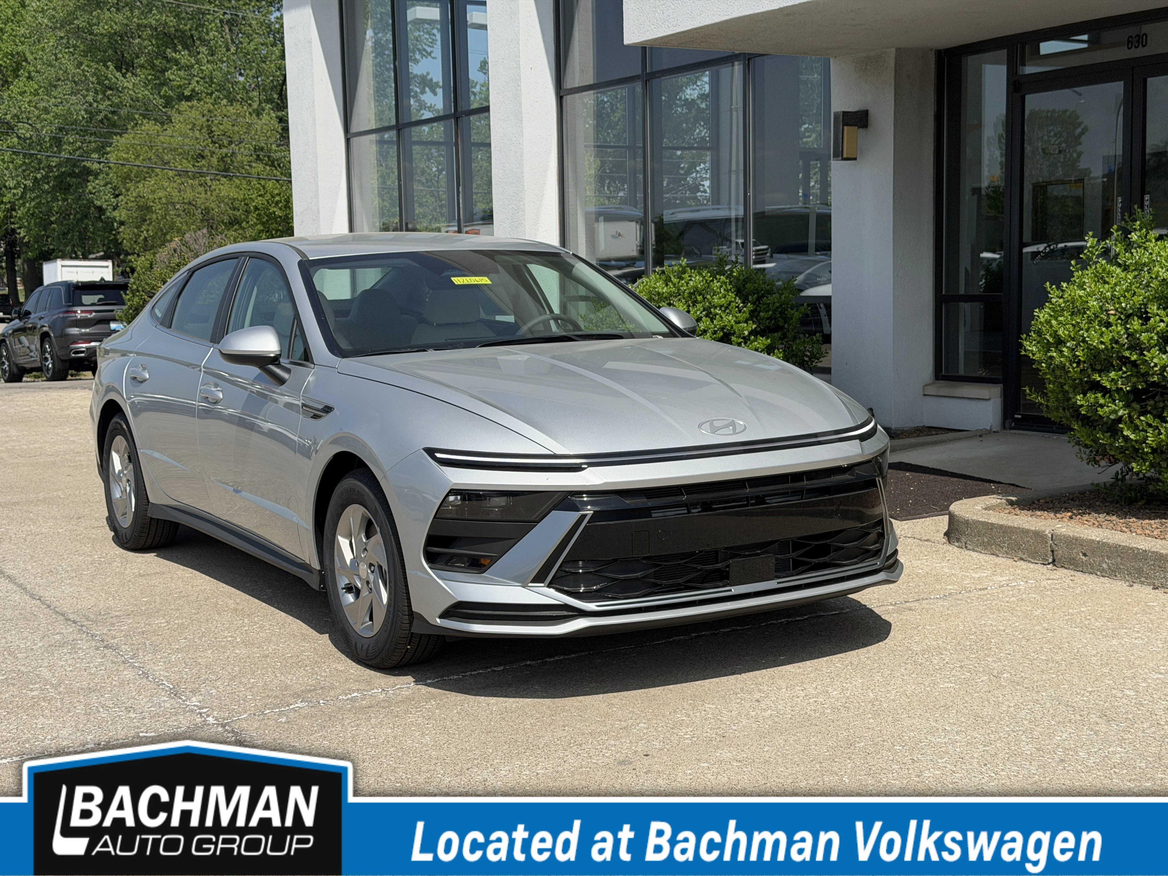 Used 2026 Aero Silver Hyundai SE image 1