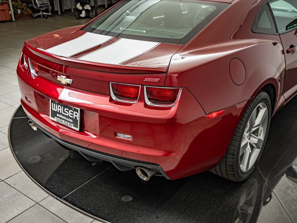 Used 2010 Red Jewel Tintcoat Chevrolet SS image 17