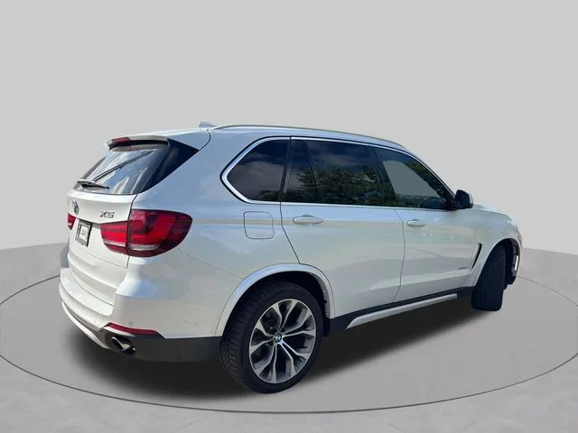 Used 2017 White BMW xDrive35d image 10