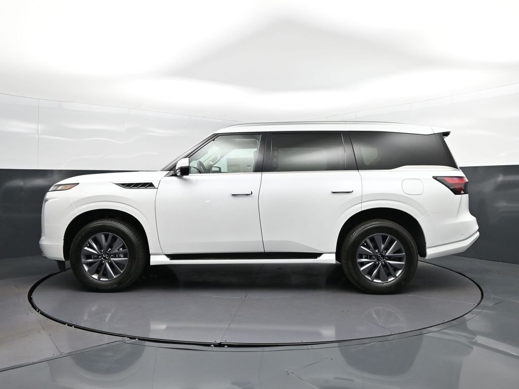 New 2026 RADIANT WHITE INFINITI Pure 2WD image 4