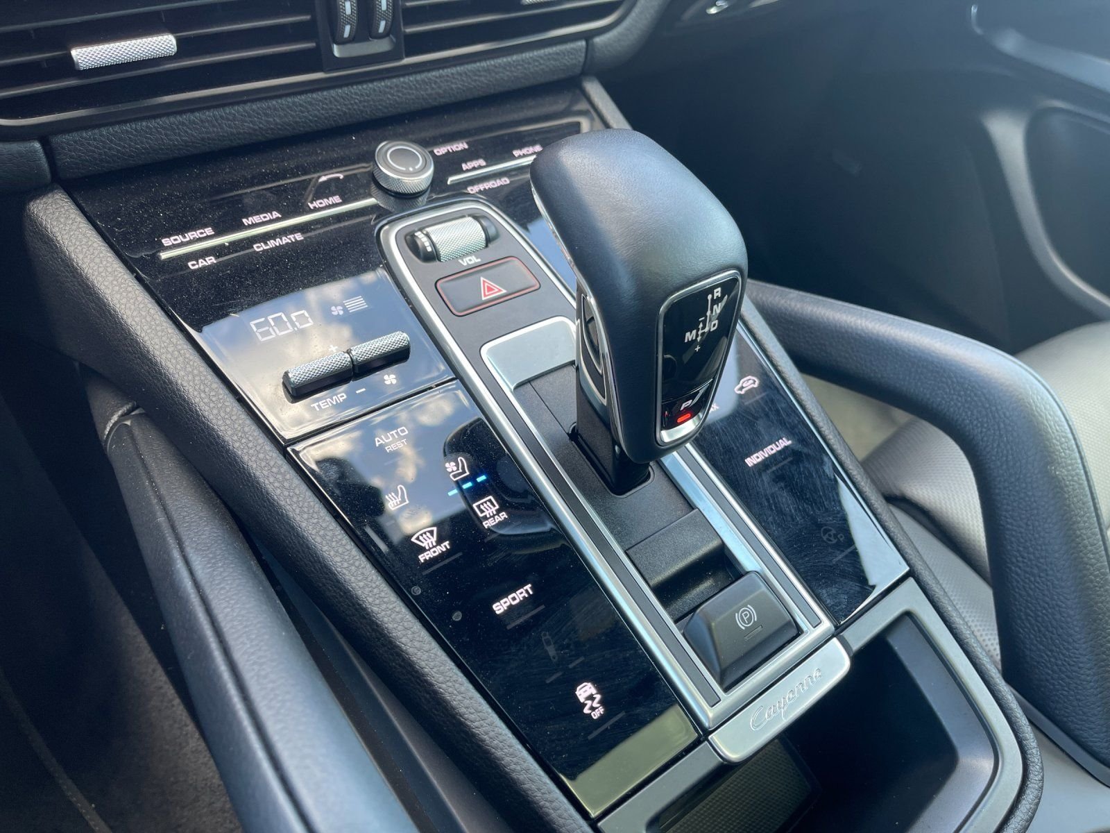 Used 2023  Porsche Base image 25