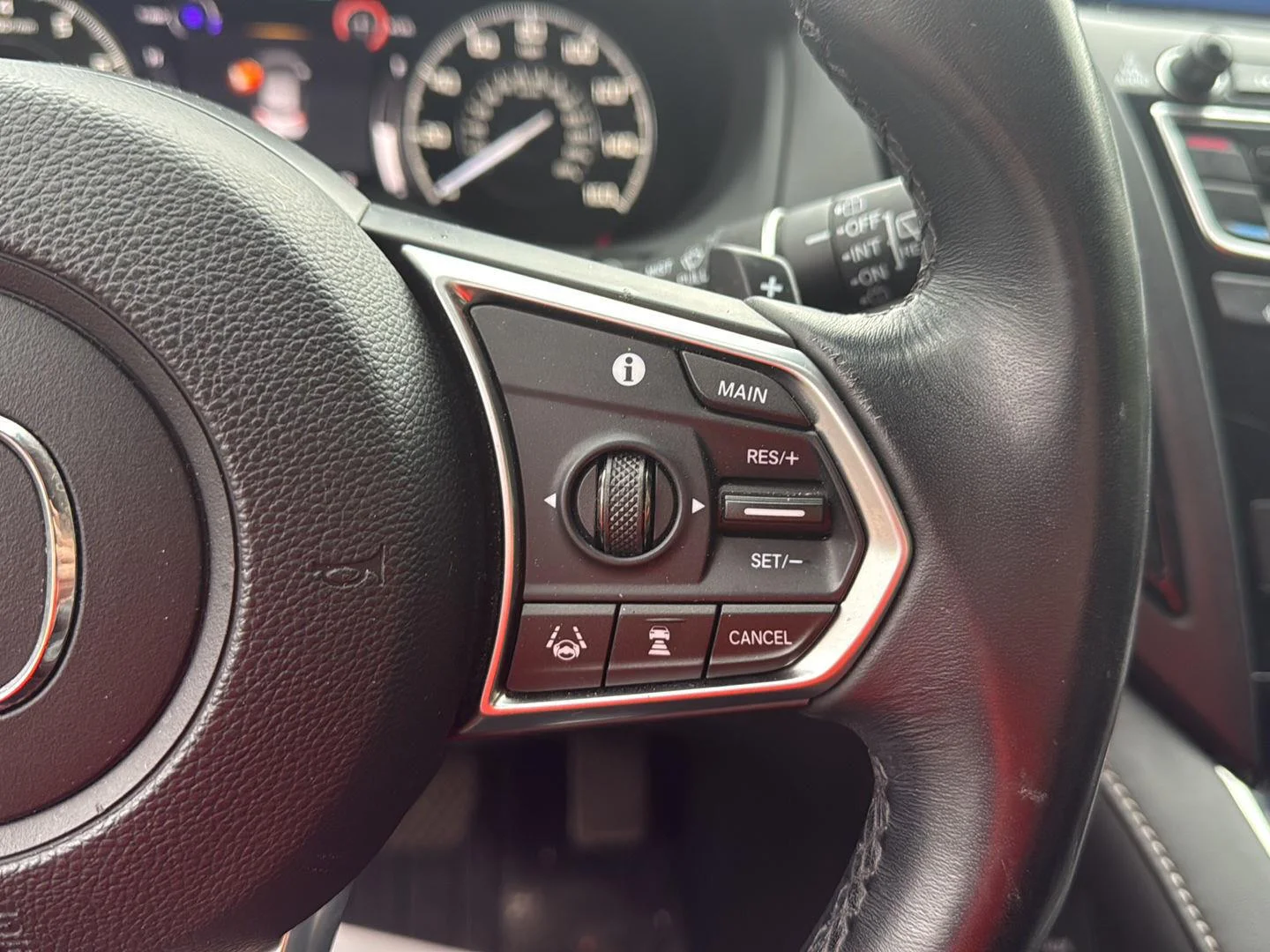 Used 2020 Platinum White Pearl Acura SH-AWD w/Tech image 15