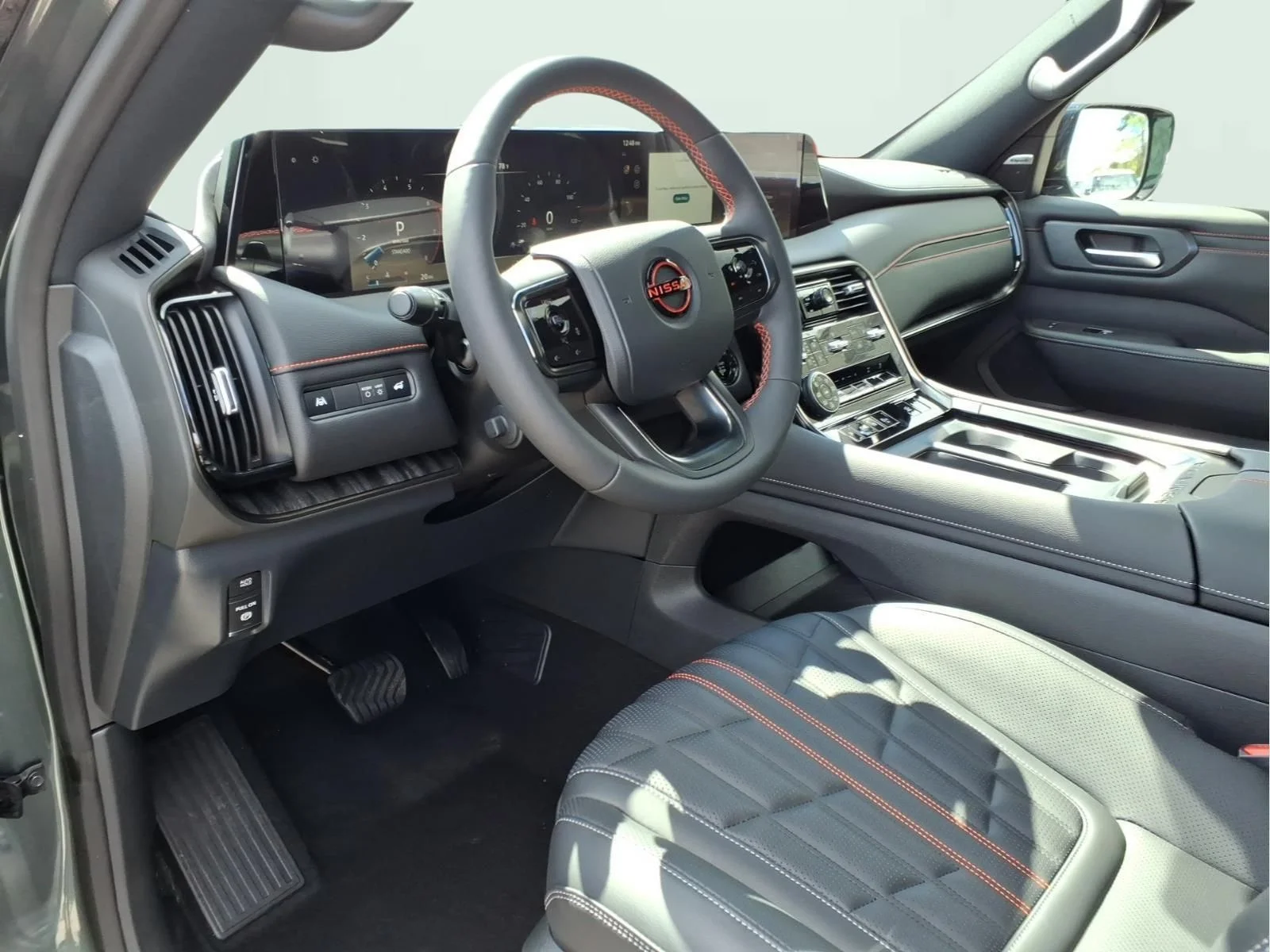 New 2026 Alpine Metallic / Super Black Two-tone Nissan PRO-4X® image 15