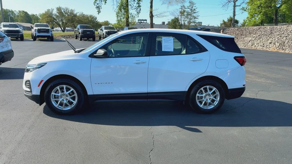 Used 2022 White Chevrolet LS image 5
