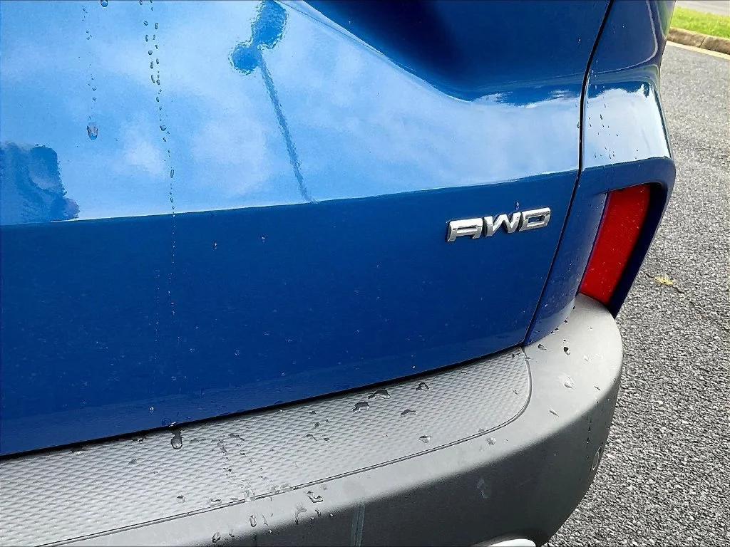 Used 2022 Blue Ford SEL image 28