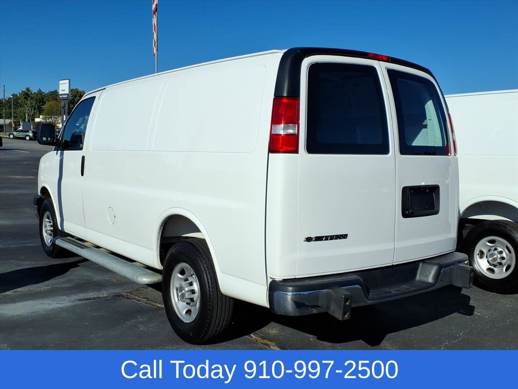 Used 2025 Summit White Chevrolet WT image 4