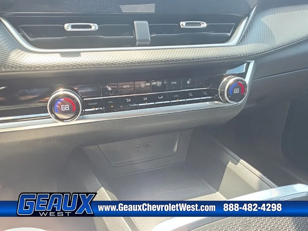 Used 2026 White Chevrolet LT image 25
