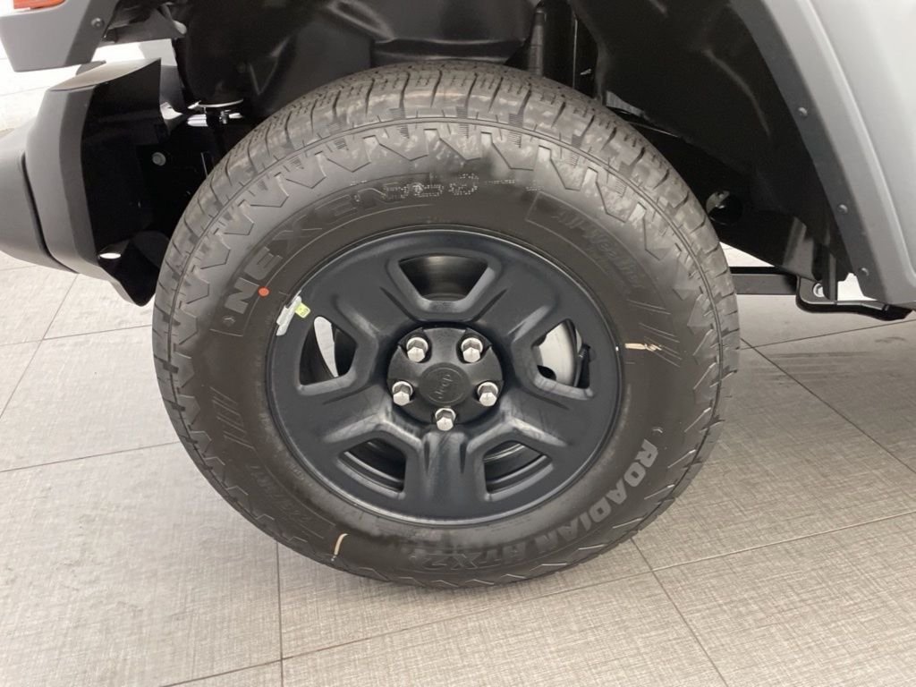 New 2026 Bright White Clear-Coat Exterior Paint Jeep Sport image 8