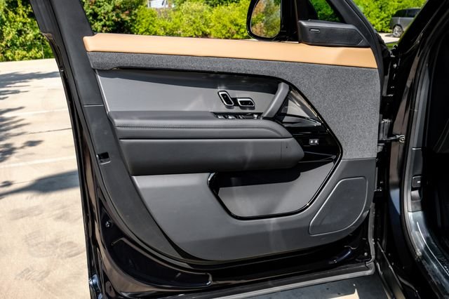 New 2026  Land Rover Dynamic SE image 50