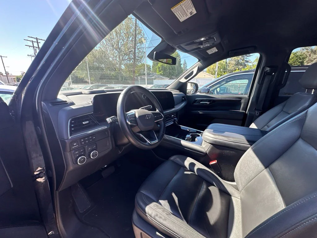 Used 2025 Ash Chevrolet Z71 image 3