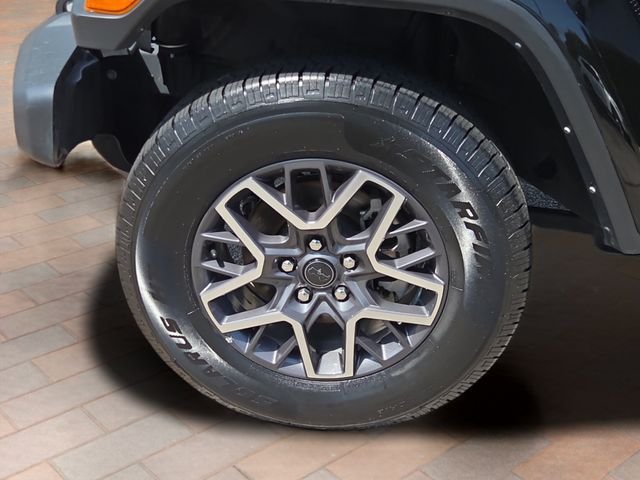 Used 2025 Black Jeep Sahara image 24