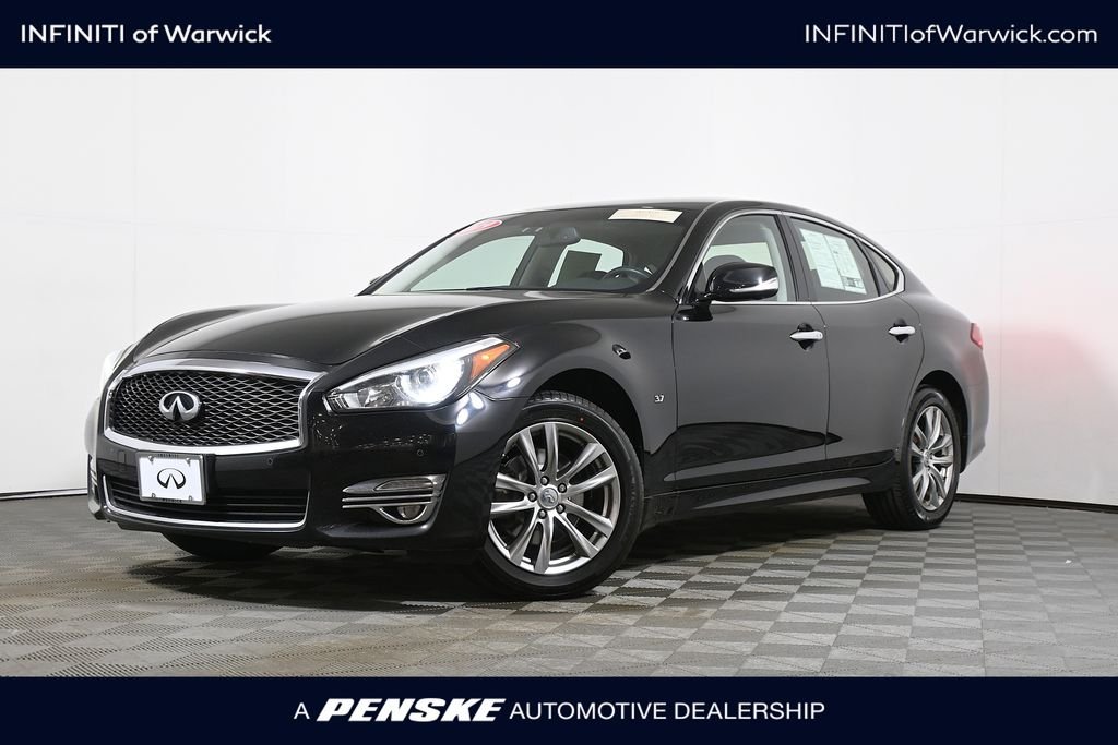2019 INFINITI Q70 3.7 LUXE AWD's photo