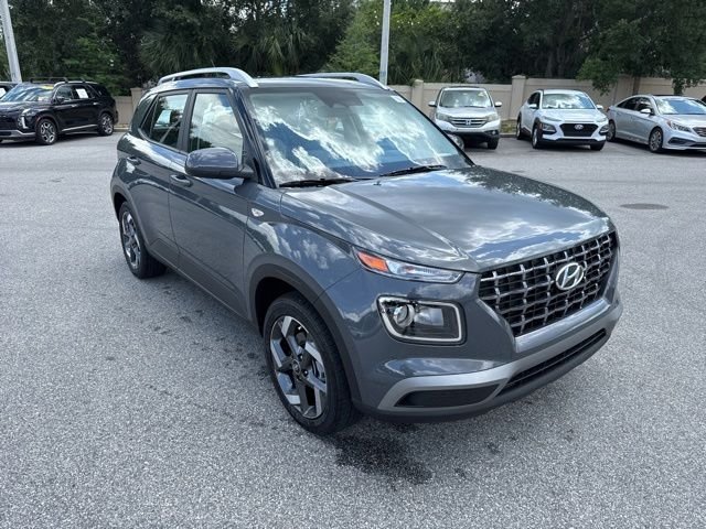 2026 Hyundai Venue SEL w/ 2-Tone Roof IVT's photo