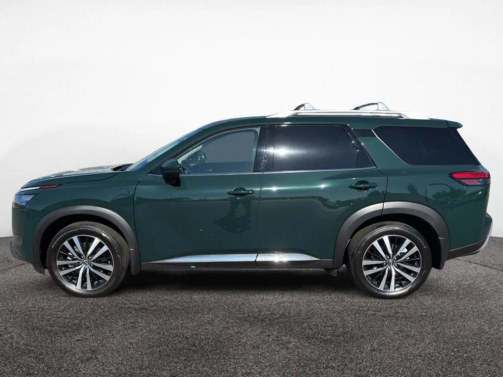 2025 Nissan Pathfinder Platinum 4WD's photo