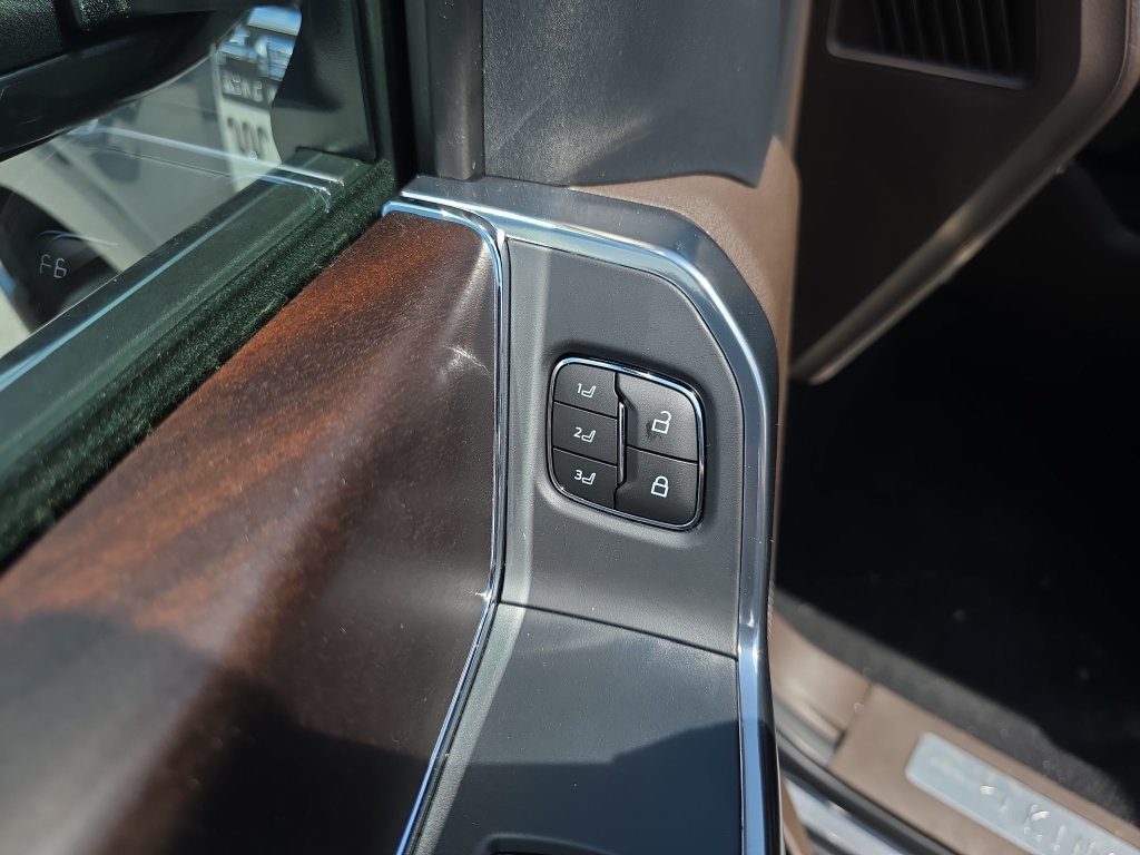 New 2026 Carbonized Gray Metallic Ford King Ranch® image 19