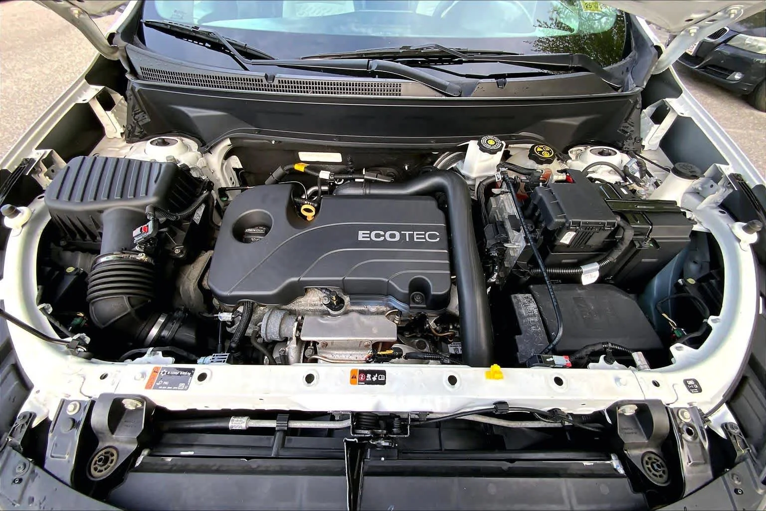 Used 2020 Summit White Chevrolet LS image 30
