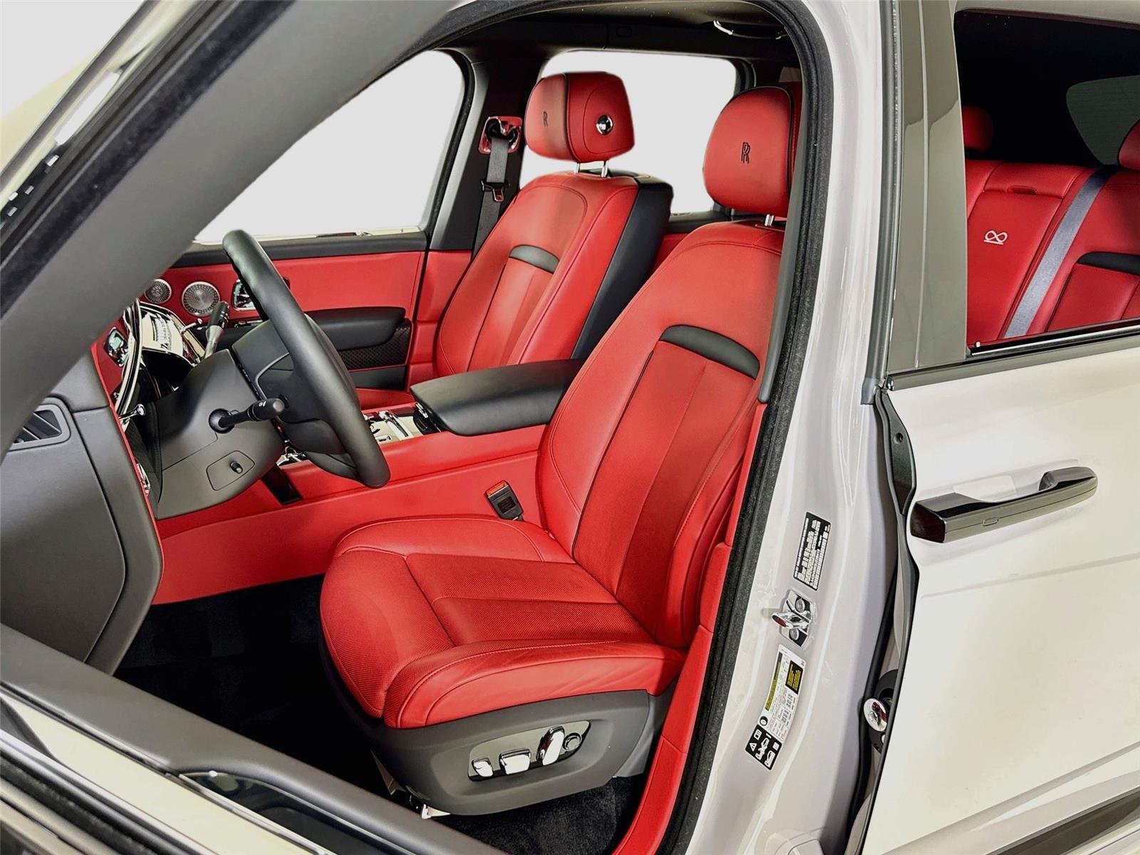 Used 2025 Tempest Gray Rolls-Royce Black Badge | Bespoke Audio | Starlight Roof image 14