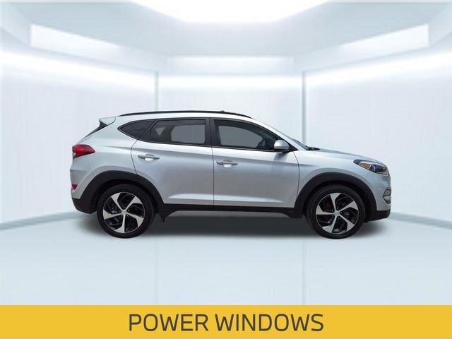 Used 2018 Molten Silver Hyundai Value image 8